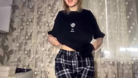 Snapshot of joeannfurgison chatting on February 2026 08:13:01 AM Aurora online show from February 2026 08:13:01 AM