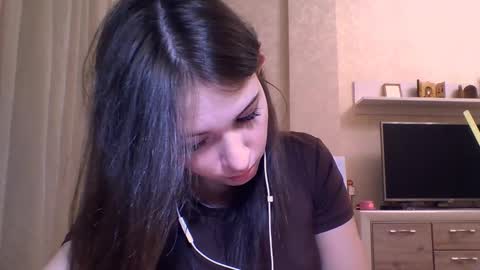 Jennifer online show from November 2025 05:23:01 PM