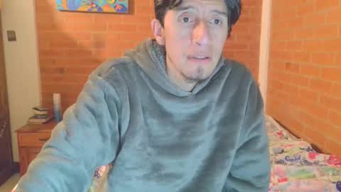 Snapshot of johan70nsexy chatting on November 2025 11:35:01 AM johan70nsexy online show from November 2025 11:35:01 AM