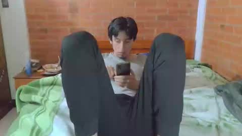 Snapshot of johan70nsexy chatting on February 2026 04:09:01 AM johan70nsexy online show from February 2026 04:09:01 AM