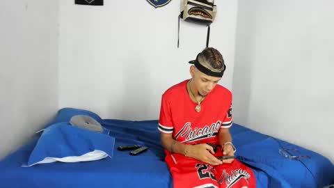 johan_and_antonella online show from December 2025 06:02:01 PM