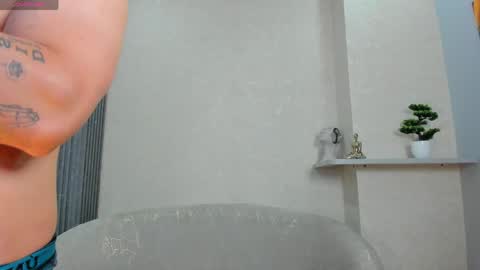 Snapshot of johan_williams_07 chatting on May 2026 12:08:02 AM Johan Williams online show from May 2026 12:08:02 AM