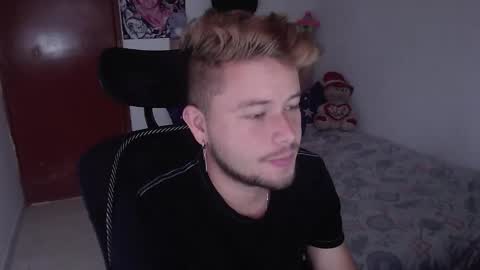 JOHAN independient model online show from December 2025 03:21:02 PM