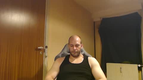 john1212124 online show from October 2025 06:11:02 AM