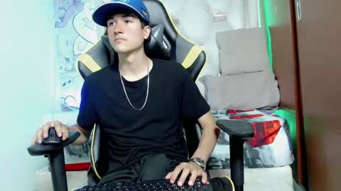 Snapshot of johnny_cagee chatting on October 2025 06:44:01 AM johnny_cagee online show from October 2025 06:44:01 AM
