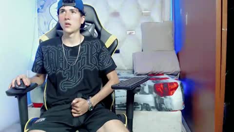 Snapshot of johnny_cagee chatting on October 2025 05:07:02 AM johnny_cagee online show from October 2025 05:07:02 AM