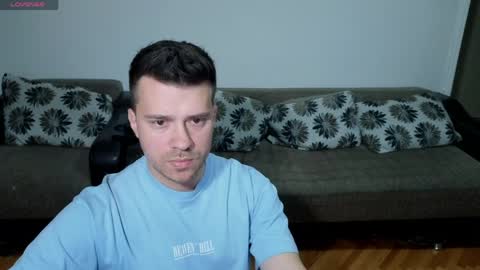 Johnny online show from April 2026 07:07:02 PM