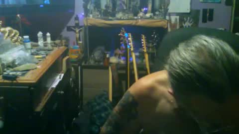 johnnyshung1 online show from November 2025 06:55:02 PM