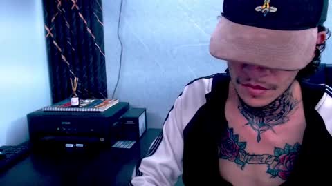 johnsonisaac94  online show from February 2025 08:33:01 AM