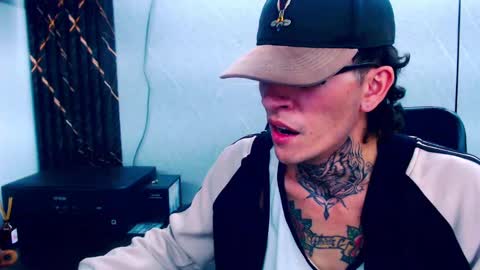 johnsonisaac94  online show from February 2025 07:44:01 AM