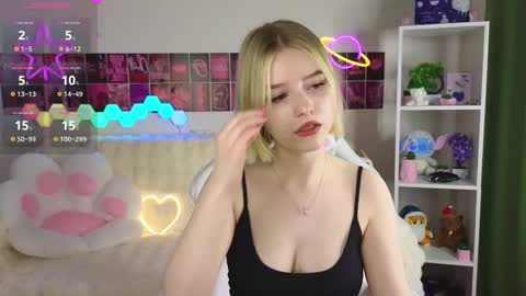 Snapshot of joice_queen chatting on February 2025 09:03:02 PM Paula online show from February 2025 09:03:02 PM