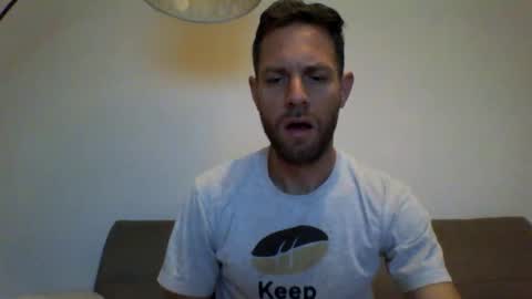 Snapshot of jojo19844 chatting on October 2025 04:46:01 AM jojo19844 online show from October 2025 04:46:01 AM