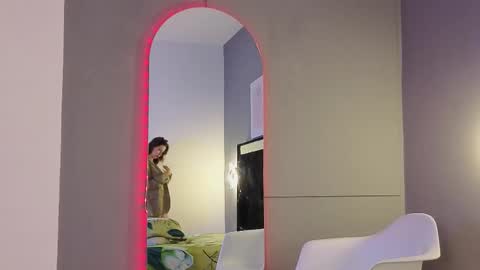 jolie_lov online show from February 2026 02:57:01 PM