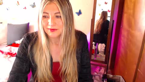 Snapshot of jolie_mature_ chatting on October 2025 09:34:01 PM Jolie Mature online show from October 2025 09:34:01 PM