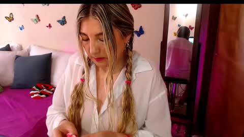 Snapshot of jolie_mature_ chatting on November 2025 08:10:01 PM Jolie Mature online show from November 2025 08:10:01 PM