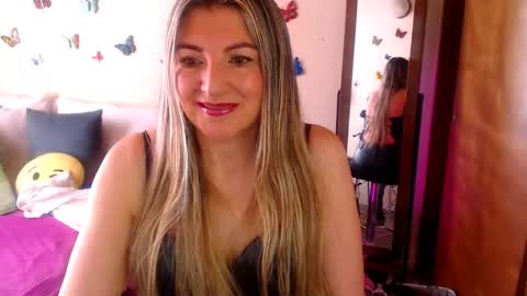 Snapshot of jolie_mature_ chatting on November 2025 04:51:01 PM Jolie Mature online show from November 2025 04:51:01 PM