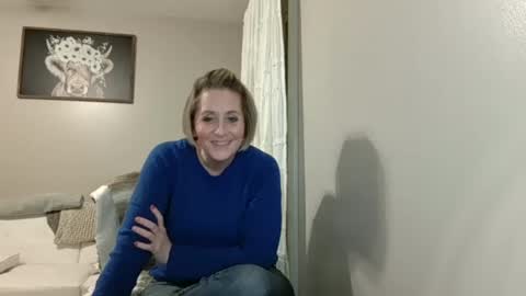 Snapshot of joliexx41 chatting on December 2024 02:24:01 AM Jolie online show from December 2024 02:24:01 AM