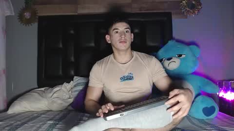 Snapshot of jonathancast08 chatting on January 2025 02:08:02 PM jonathancast08 online show from January 2025 02:08:02 PM