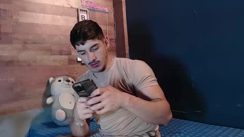 Snapshot of jonathancast08 chatting on November 2025 09:06:01 PM jonathancast08 online show from November 2025 09:06:01 PM