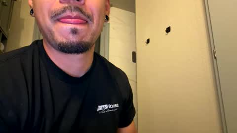 Snapshot of joselopez22331 chatting on June 2026 06:25:01 AM J online show from June 2026 06:25:01 AM