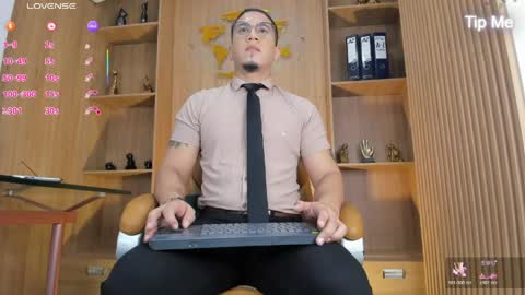Snapshot of joshmiller___ chatting on May 2026 11:40:01 AM joshmiller___ online show from May 2026 11:40:01 AM