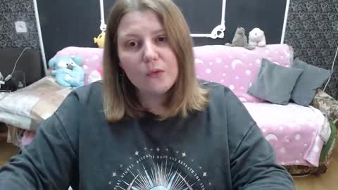 josiesun771 online show from November 2025 01:22:01 PM