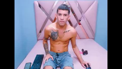 josue_linares online show from September 2025 07:40:02 PM