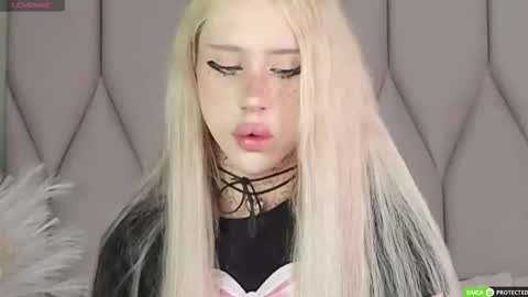 Joy Barker online show from November 2025 01:48:01 PM