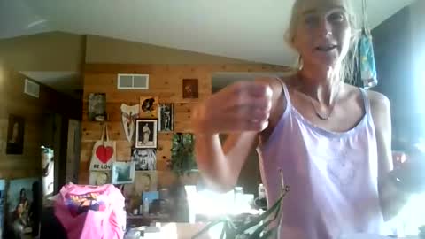 JP Sunflower Angel Love online show from November 2025 07:01:02 PM