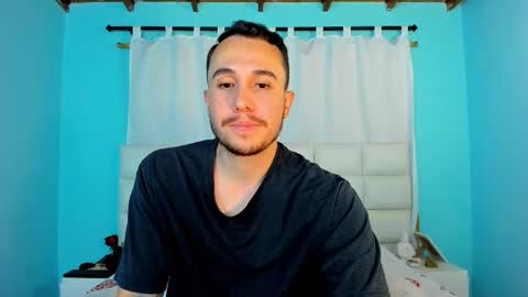 Juan online show from November 2025 01:05:02 AM