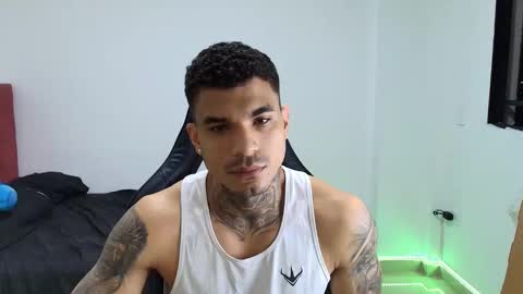 juan_gomez_1 online show from December 2025 05:13:01 AM