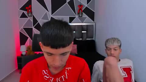 Snapshot of juan_nd_steven chatting on May 2026 11:38:02 AM JuanSteven online show from May 2026 11:38:02 AM
