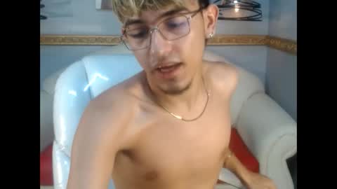 juan_saul1 online show from June 2026 02:33:01 PM