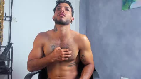 Snapshot of juanbladde chatting on May 2026 12:27:01 AM Juan Esteban online show from May 2026 12:27:01 AM