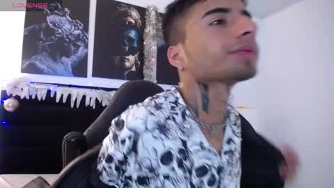 juancamilo66_ online show from December 2024 04:00:02 AM