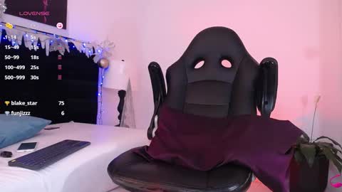 juancamilo66_ online show from December 2024 08:40:01 AM