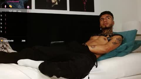 juancamilo66_ online show from February 2025 11:25:01 AM