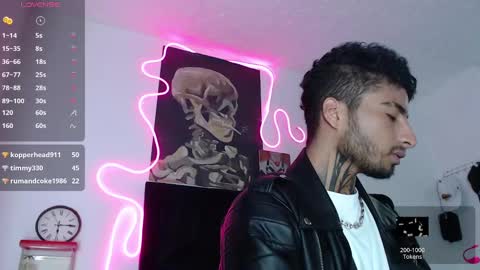 juancamilo66_ online show from September 2025 12:33:02 AM