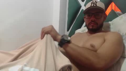 juanfe_style online show from November 2025 08:20:01 PM