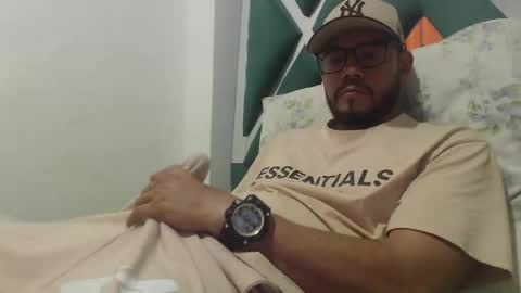 juanfe_style online show from December 2025 03:48:01 AM