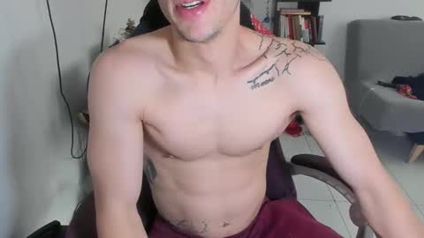 Snapshot of juanisimo_ chatting on March 2026 01:05:01 PM JUANISIMO online show from March 2026 01:05:01 PM