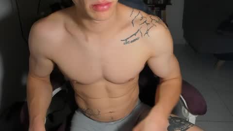 Snapshot of juanisimo_ chatting on April 2026 01:48:01 AM JUANISIMO online show from April 2026 01:48:01 AM