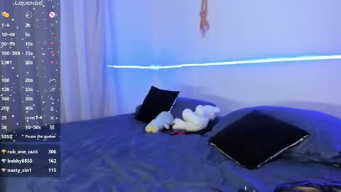 Snapshot of juanitablue chatting on February 2025 10:28:02 PM Blue online show from February 2025 10:28:02 PM