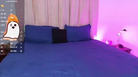 Snapshot of juanitablue chatting on October 2025 02:25:02 PM Blue online show from October 2025 02:25:02 PM