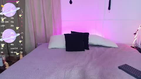 Snapshot of juanitablue chatting on November 2025 04:17:02 PM Blue online show from November 2025 04:17:02 PM