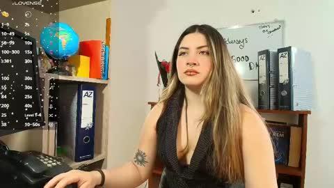 Snapshot of juanitablue chatting on May 2026 06:49:02 PM Blue online show from May 2026 06:49:02 PM