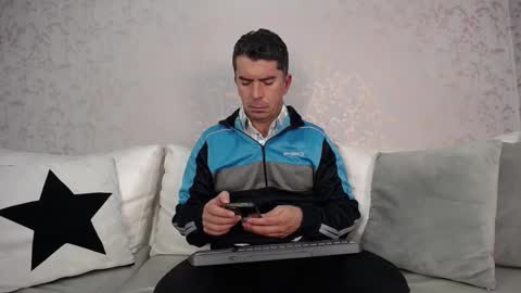 Juan k online show from November 2025 01:43:02 PM