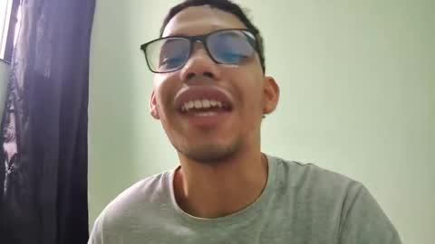 juansuarez204 online show from February 2025 05:36:01 PM