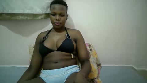 juicy_bella2 online show from September 2025 05:29:02 PM