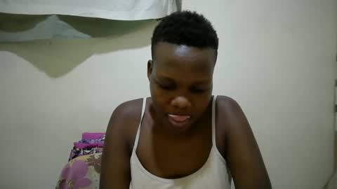 juicy_bella2 online show from October 2025 04:52:01 AM